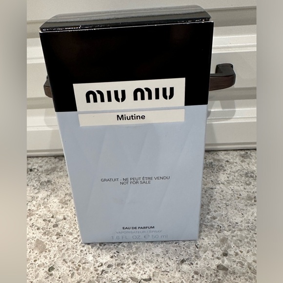 Miu Miu Miutine Strawberry and Vanilla 50 ml - Picture 4 of 6